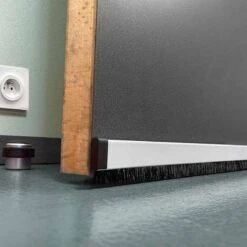 Bas De Porte Brosse Avec Rail Aluminium 9 Bas De Porte Brosse Avec Rail Aluminium -Le Jardin Parfai bas de porte brosse avec rail aluminium 4