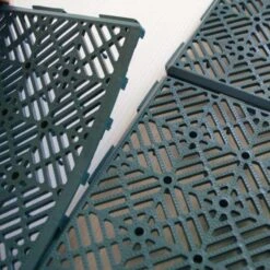 Caillebotis Plastiques - Vendus Par 5 12 Caillebotis Plastiques - Vendus Par 5 -Le Jardin Parfai caillebotis plastique exterieur 3