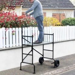Echafaudage Roulant Avec Garde-corps Pliable Et Ajustable - EasyWork 10 Echafaudage Roulant Avec Garde-corps Pliable Et Ajustable - EasyWork -Le Jardin Parfai echafaudage roulant mobile 3 niveaux 4